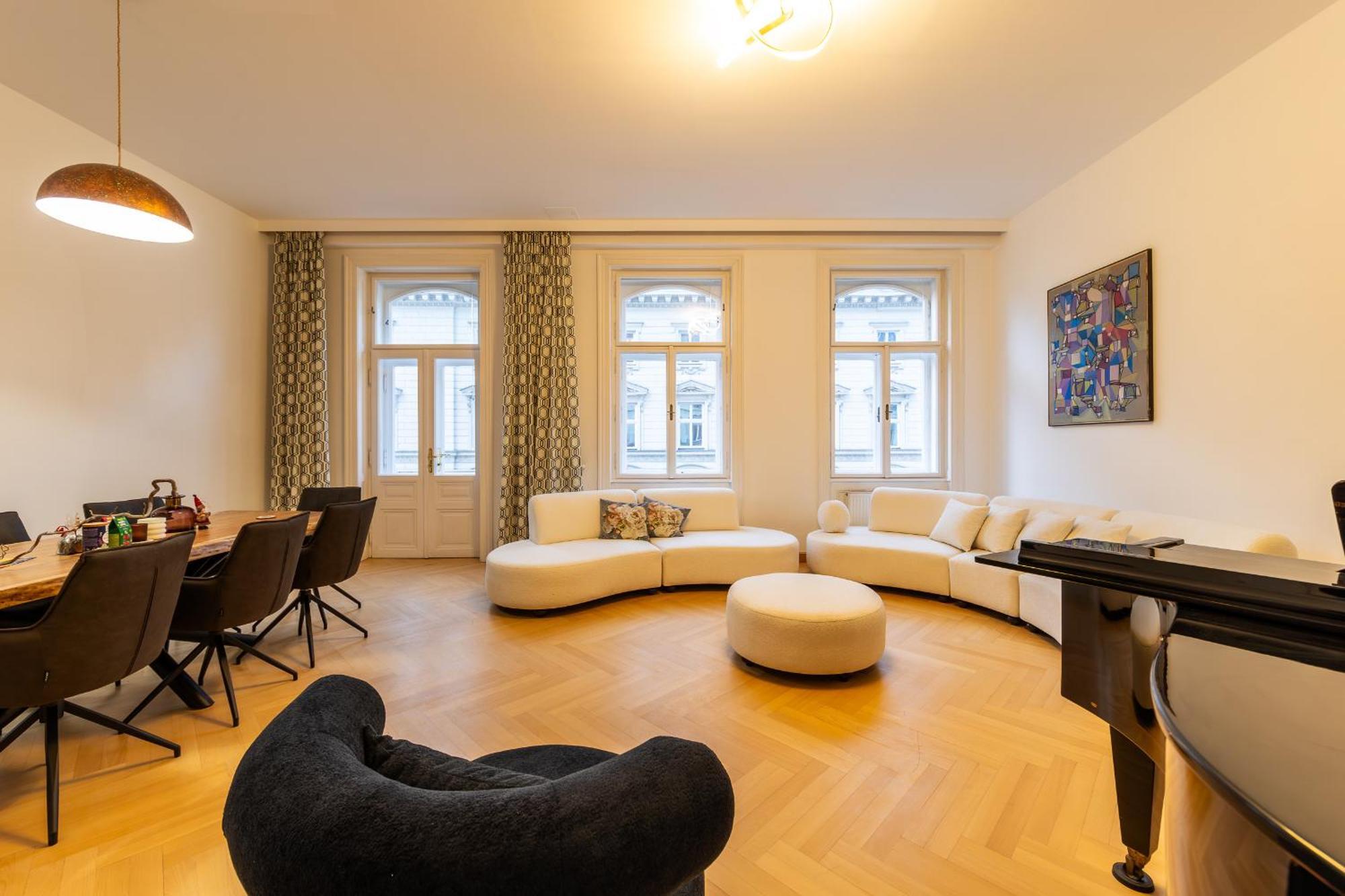 Grand In The Heart Of Apartment